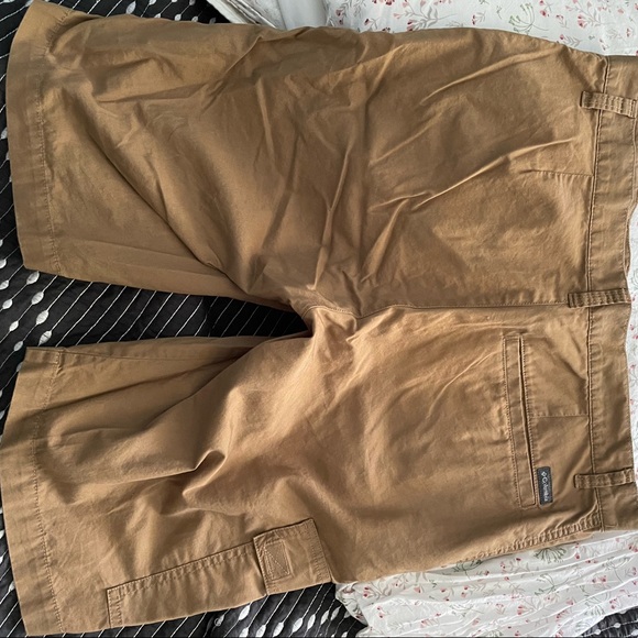 Mens Columbia hiking shorts - Picture 2 of 5